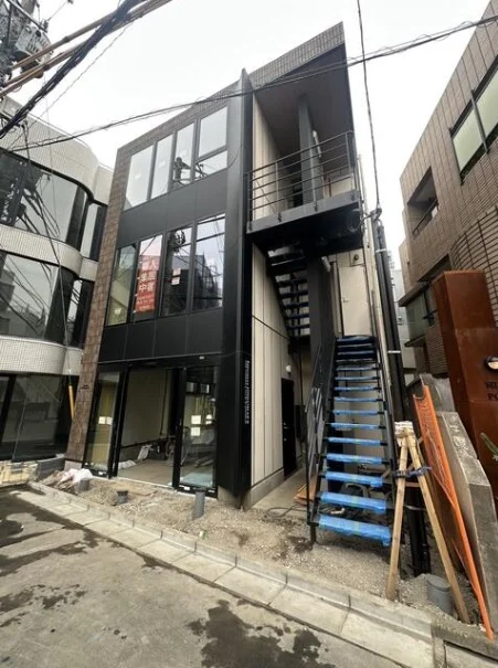 貸店舗(スケルトン)の外観