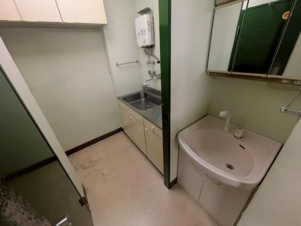 貸店舗(スケルトン)の内装