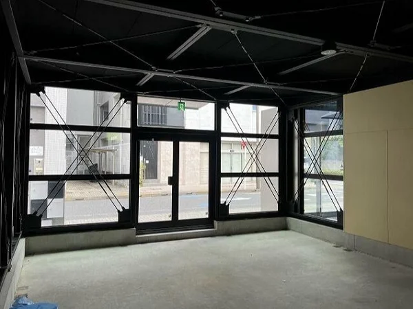 篠崎のスケルトン店舗物件の内装