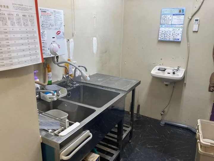 ガールズバーの居抜き物件の内装