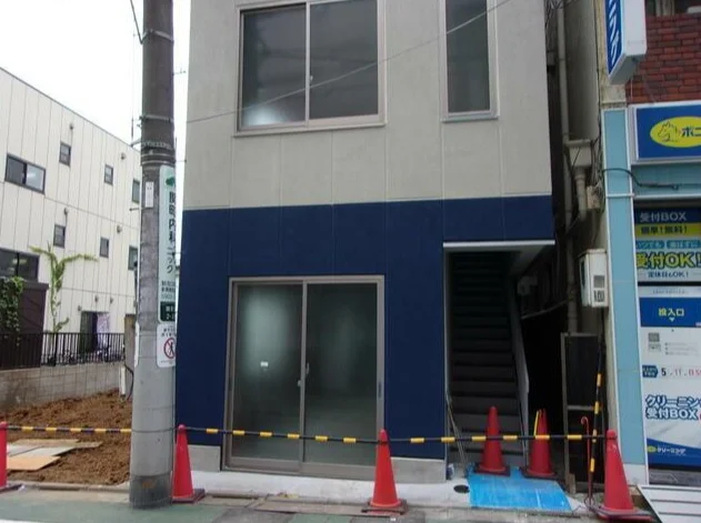 貸店舗(スケルトン)の外観