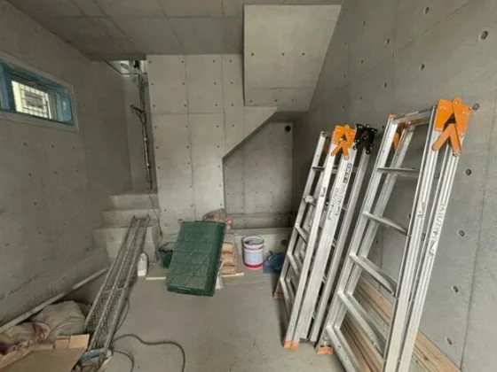 椎名町のスケルトン物件の内装