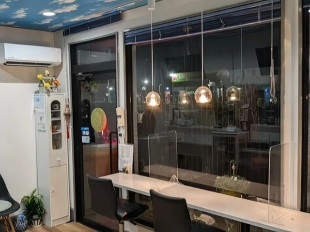 テイクアウトの居抜き物件の内装