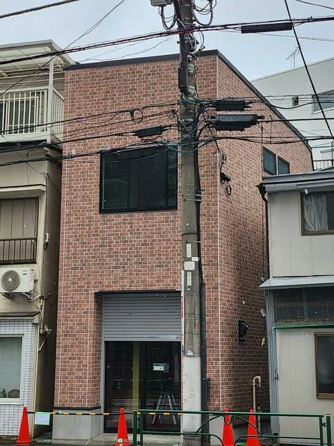 千駄木のスケルトン物件の外観