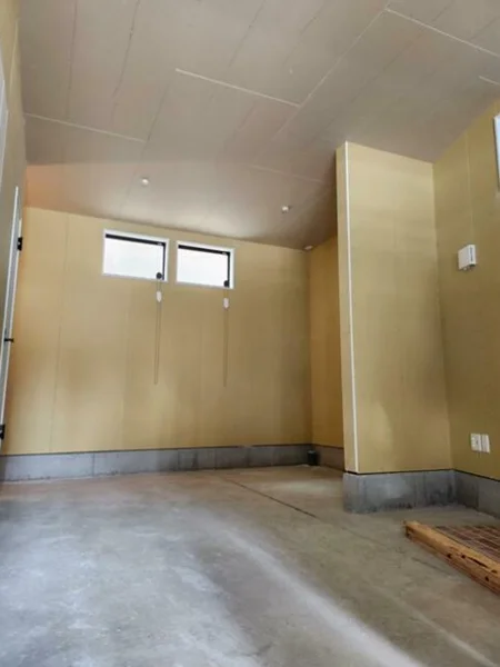 貸店舗(スケルトン)の内装