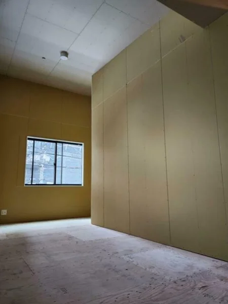 貸店舗(スケルトン)の内装