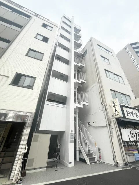 新富町のスケルトン店舗物件の外観