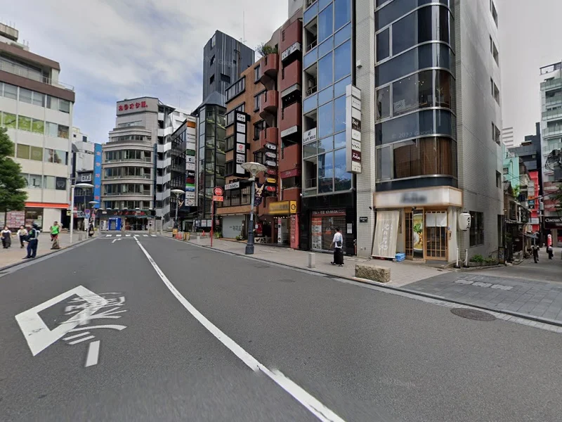 赤坂のスケルトン店舗物件の外観