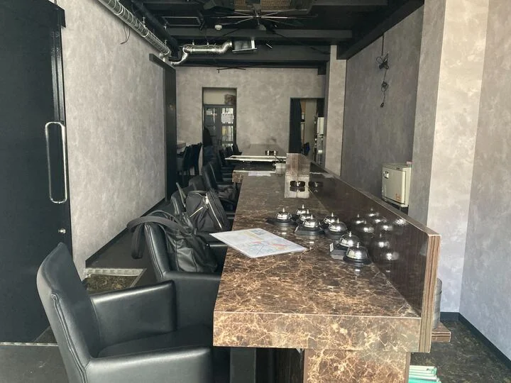 ガールズバーの居抜き物件の内装