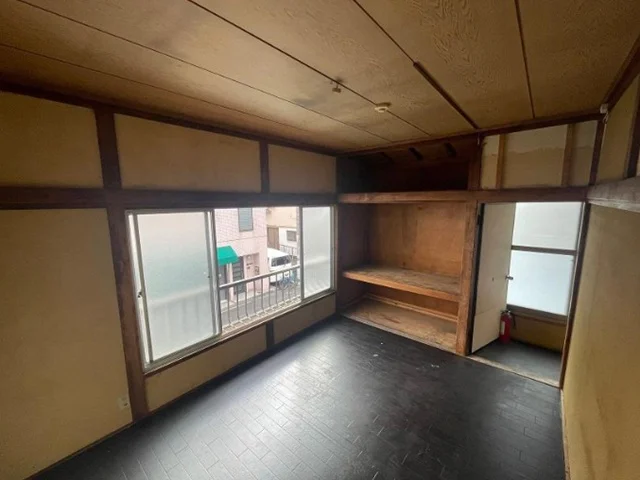 石川町の事務所仕様店舗物件の内装