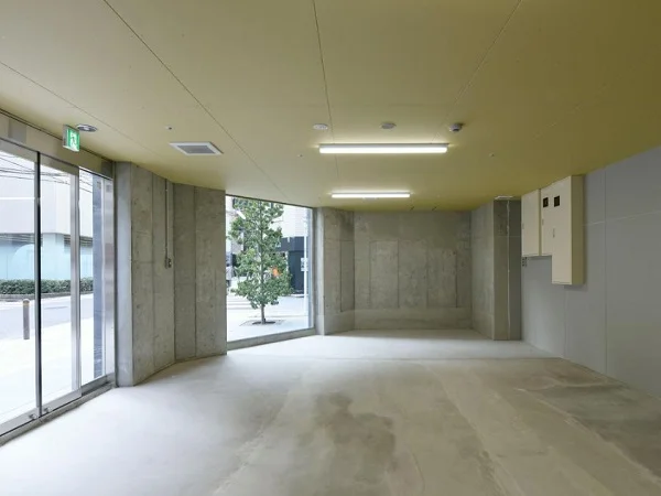 内幸町のスケルトン店舗物件の内装