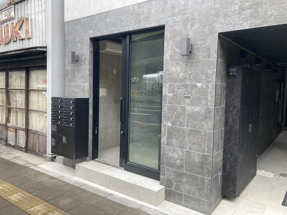 本蓮沼のスケルトン店舗物件の外観