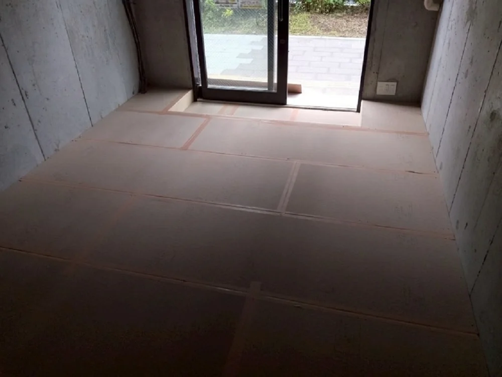 本蓮沼のスケルトン物件の内装