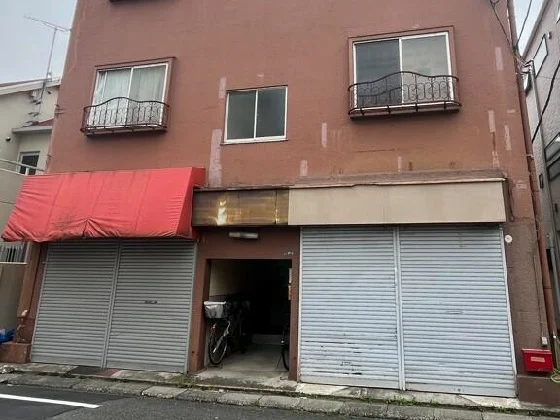 貸店舗(スケルトン)の外観