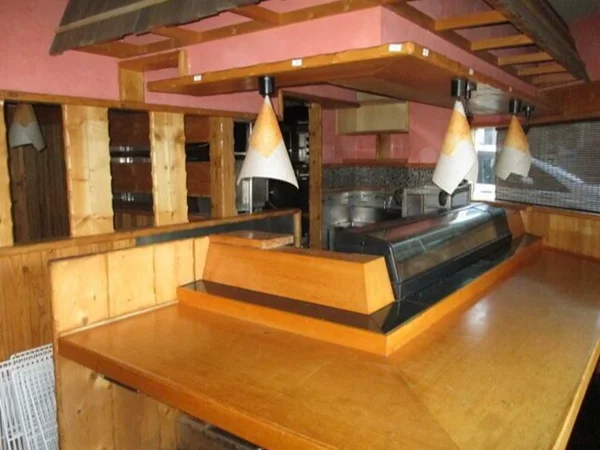 大袋の居抜き店舗の内装