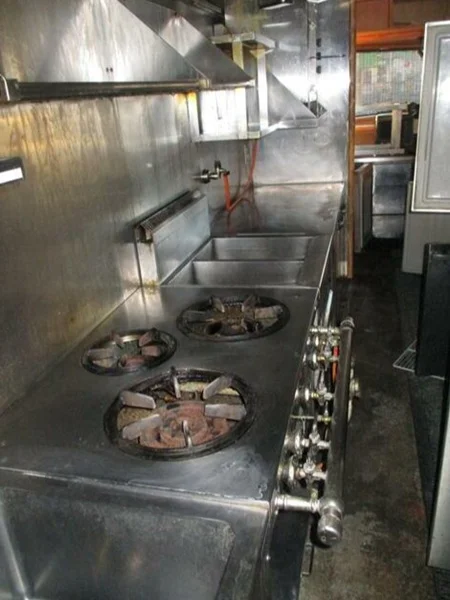 居酒屋の居抜き物件の厨房