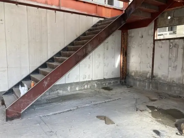 貸店舗(スケルトン)の内装