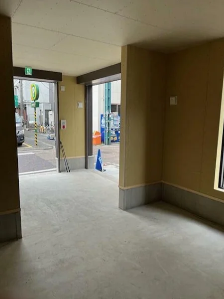 桜木町のスケルトン店舗物件の内装