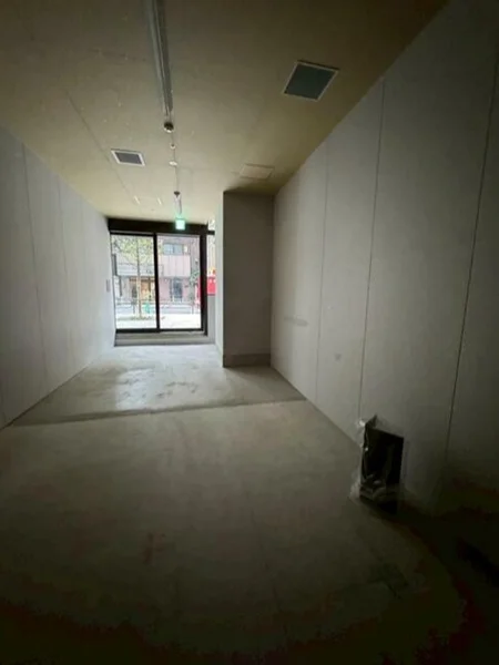 貸店舗(スケルトン)の内装