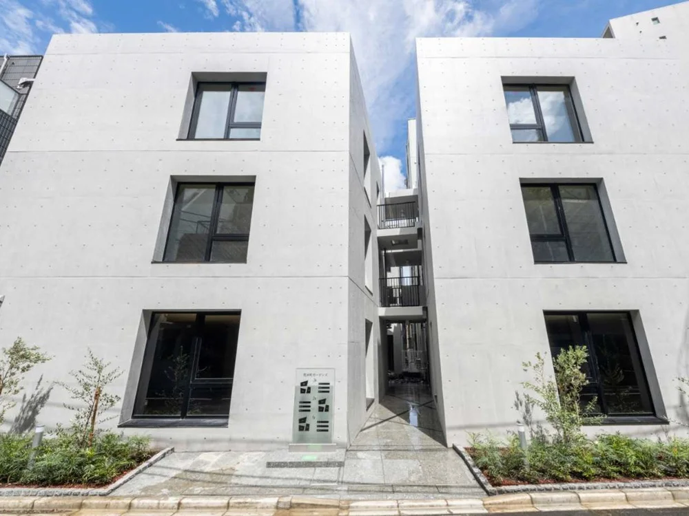 四谷三丁目のスケルトン店舗物件の外観