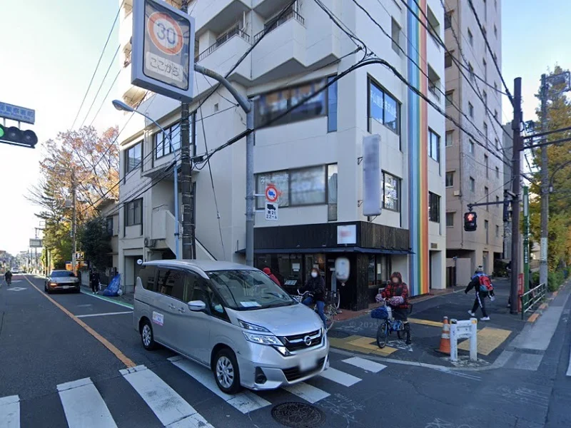 荻窪の事務所仕様店舗物件のエントランス