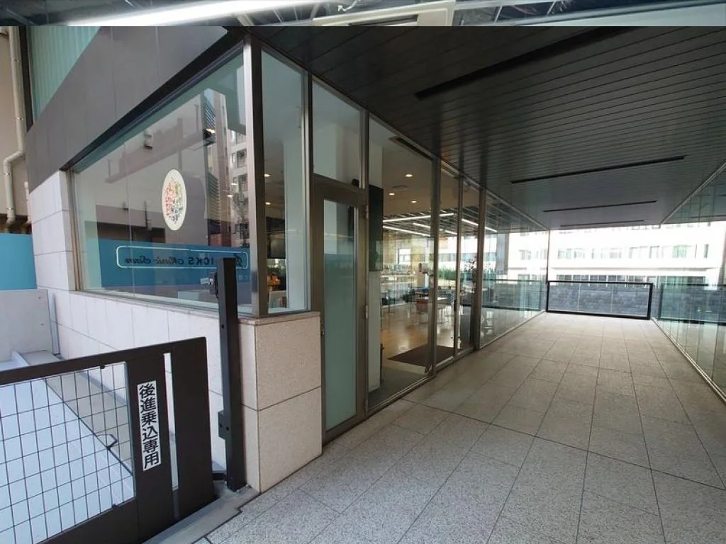 秋葉原の居抜き店舗のエントランス