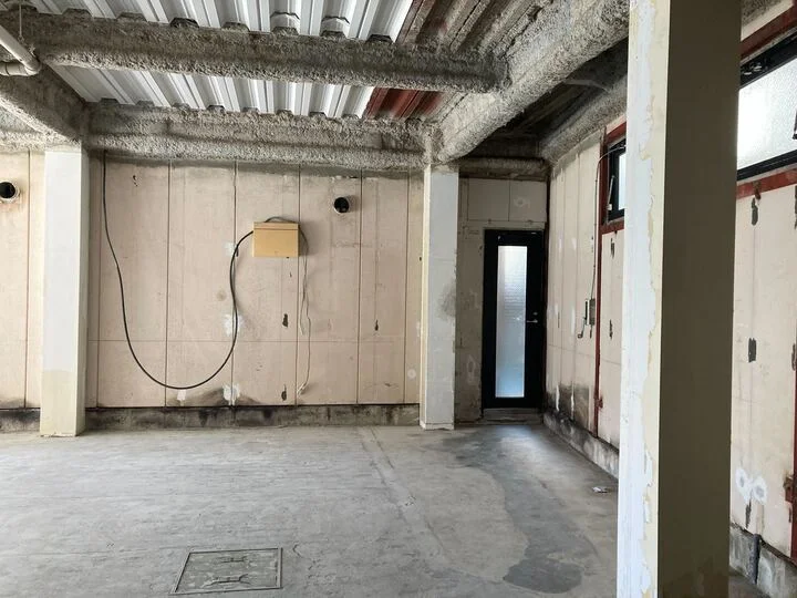 喜多見のスケルトン物件の内装