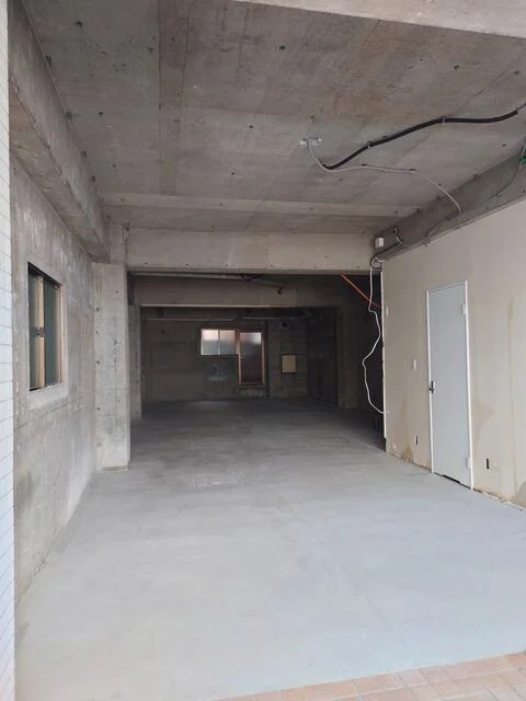 田端のスケルトン店舗物件の内装