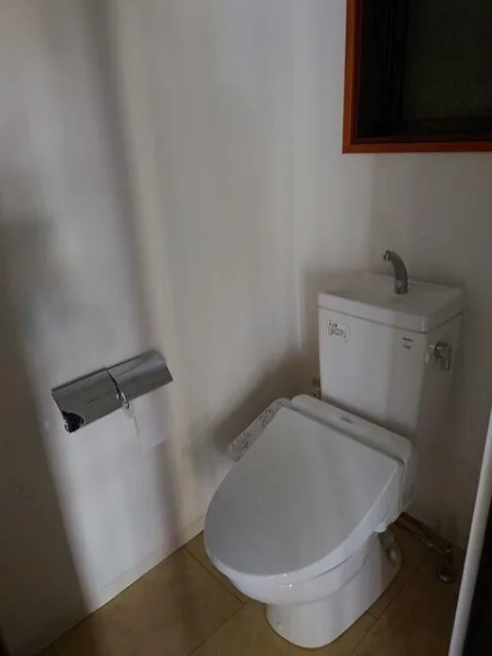 田端のスケルトン店舗物件の内装