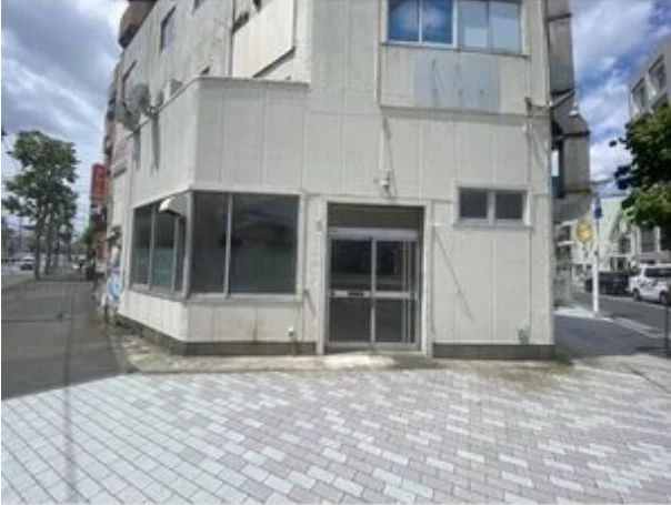 貸店舗(スケルトン)の外観