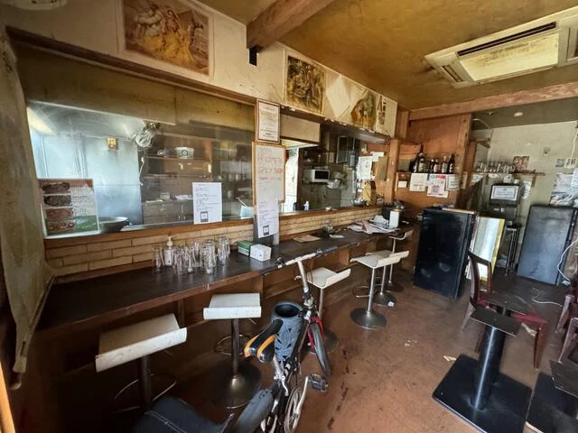 インド・ネパール料理の居抜き物件の内装