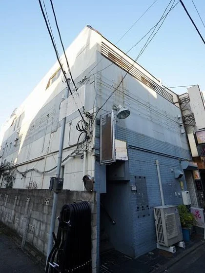 地下鉄成増のスナック・パブ居抜きの外観