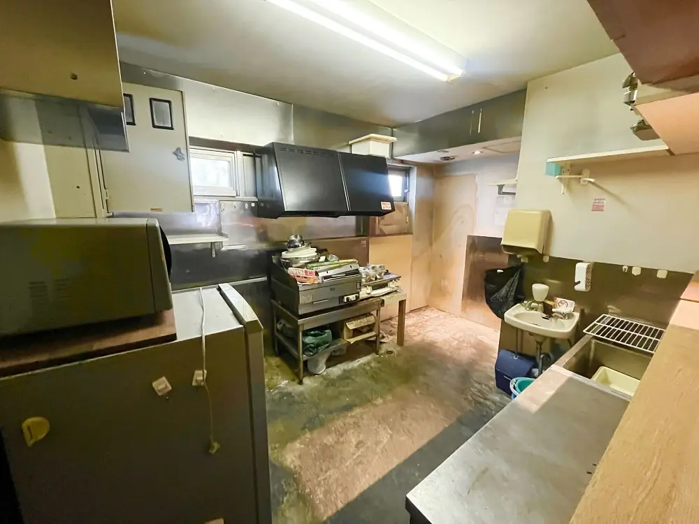 吉野町のお好み焼き居抜きの厨房