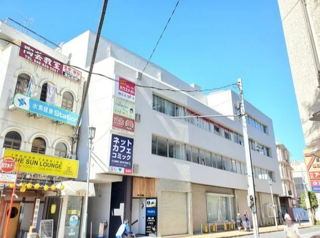 貸店舗(スケルトン)の外観