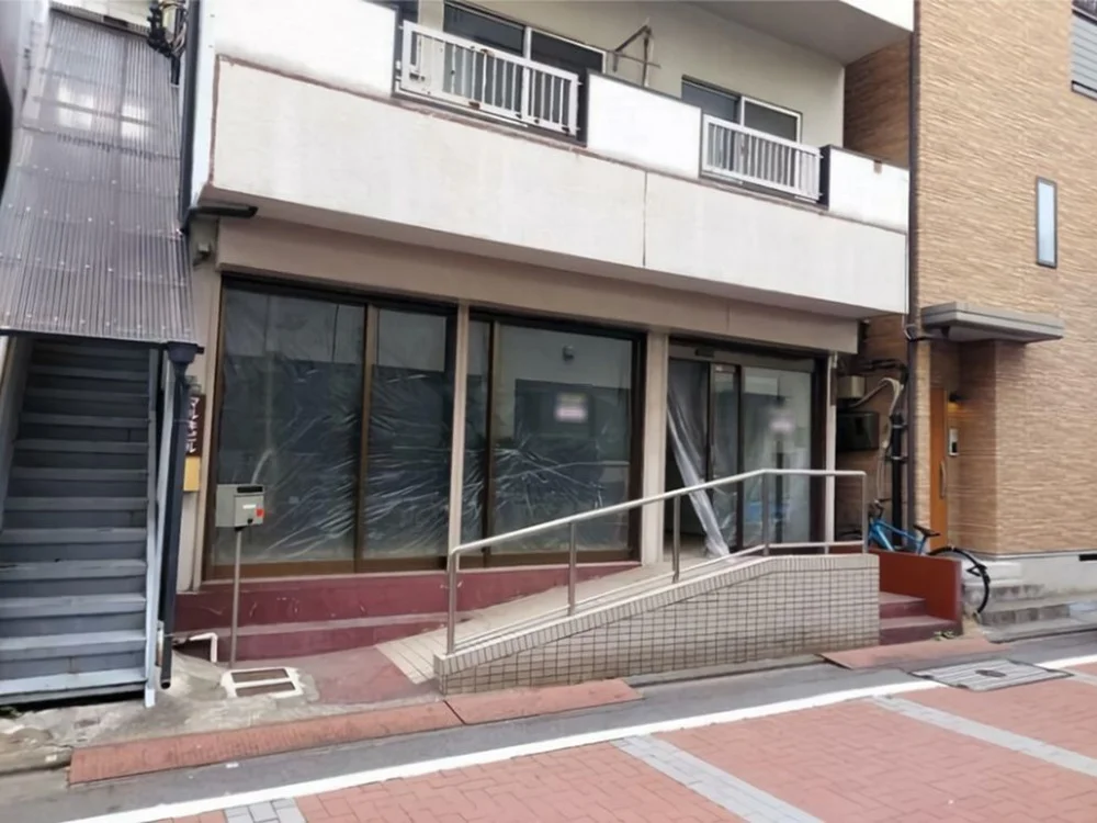 梅島のスケルトン店舗物件の外観
