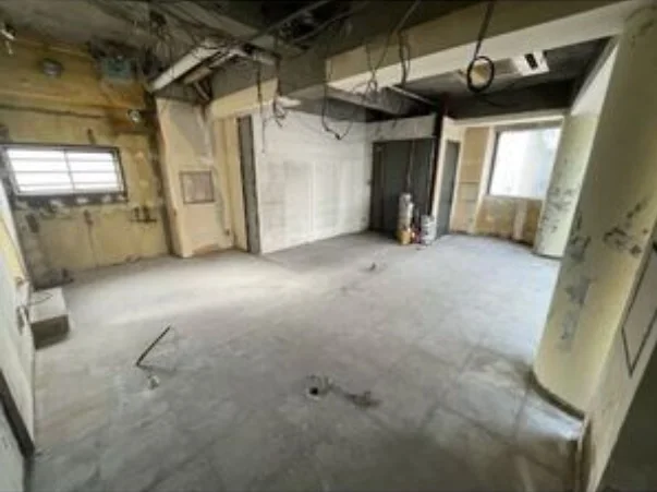大泉学園のスケルトン店舗物件の内装