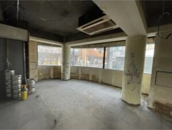 大泉学園のスケルトン店舗物件の内装