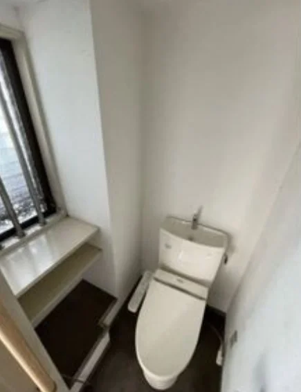 大泉学園のスケルトン店舗物件の内装