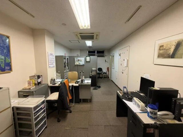 御茶ノ水の事務所仕様店舗物件の内装