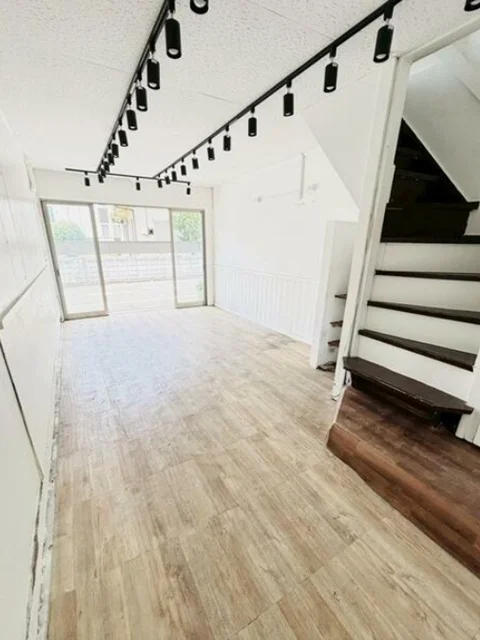 志村三丁目の事務所仕様物件の内装