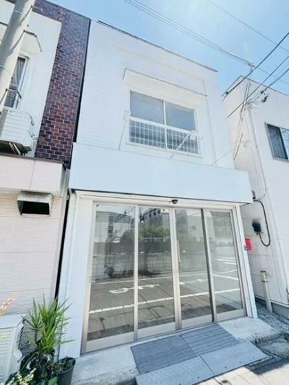 貸店舗(事務所仕様)の外観