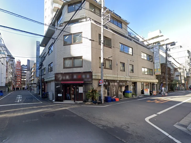 新宿御苑前の居酒屋居抜きの外観