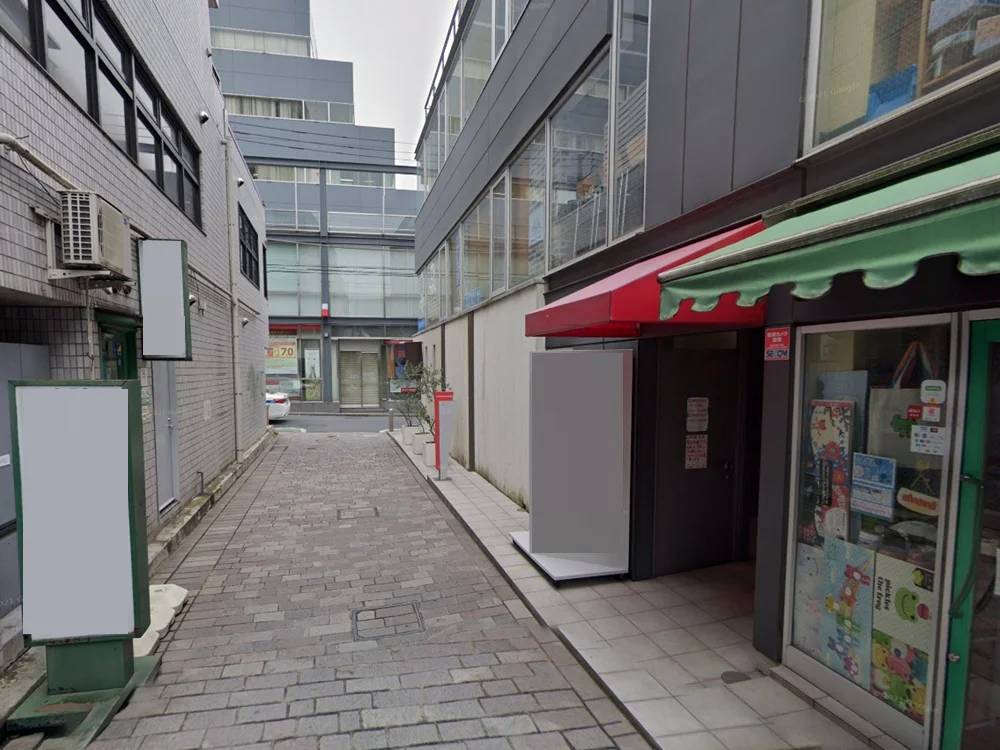 自由が丘の和食居抜きのエントランス