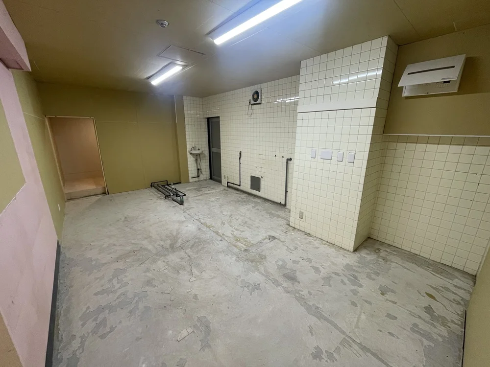 鵜の木のスケルトン店舗物件の内装