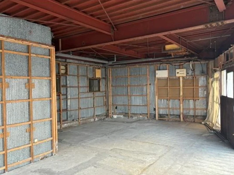 王子神谷のスケルトン店舗物件の内装