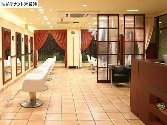 美容室・理容室の居抜き物件の内装