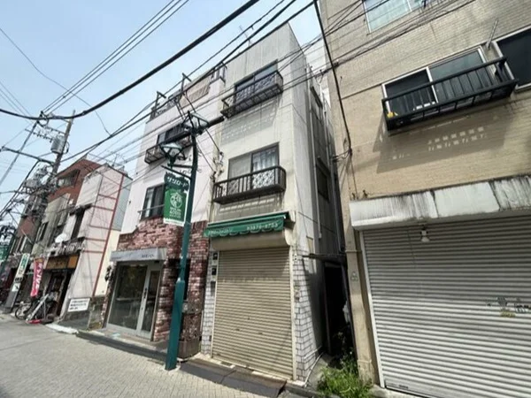 貸店舗(スケルトン)の外観