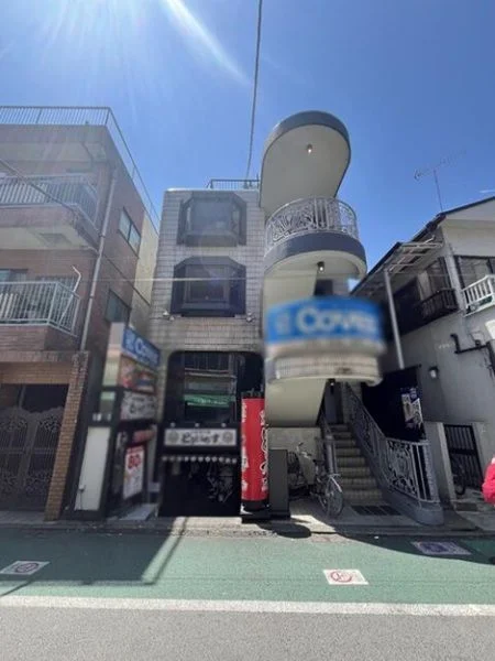 経堂のスケルトン店舗物件の外観