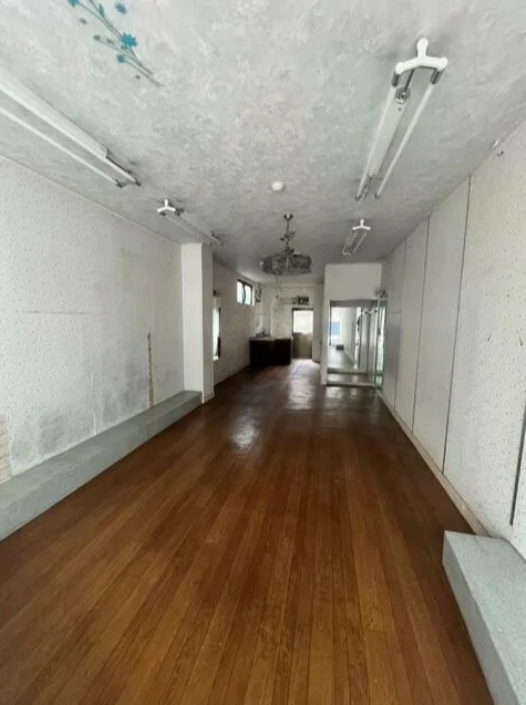 京成金町の事務所仕様物件の内装