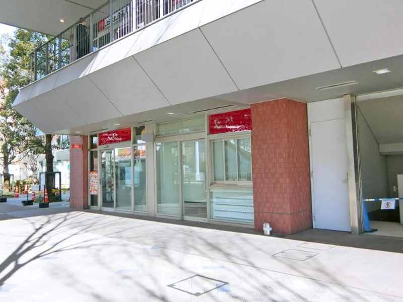 田町の事務所仕様店舗物件の外観